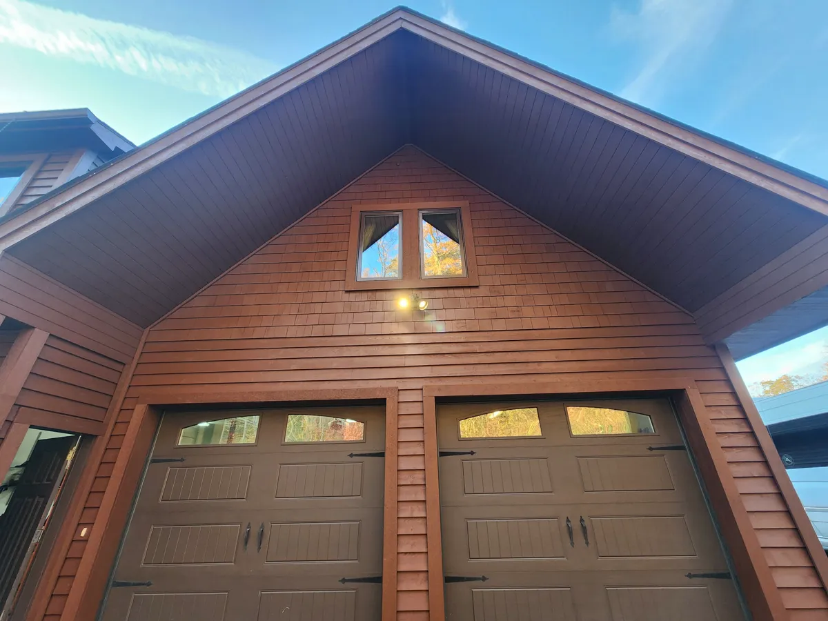 Roof eave cleaning